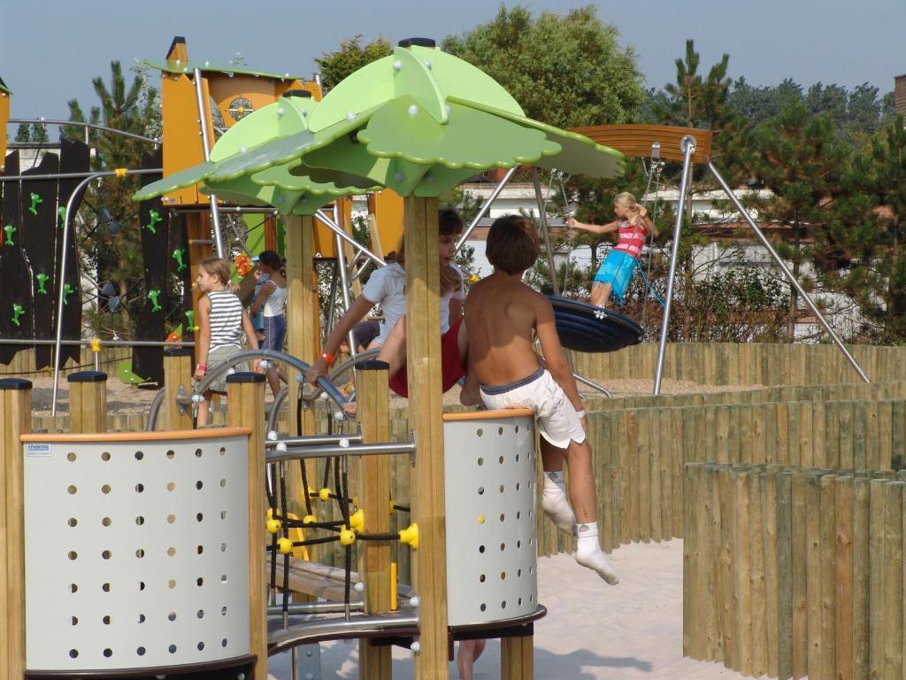 Park Kerlinga Hotel Bredene Exterior photo